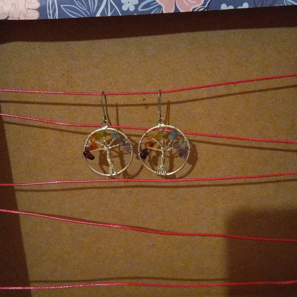 Really pretty dainty Tree of Life earrings all gemstones s.925 sterling silver